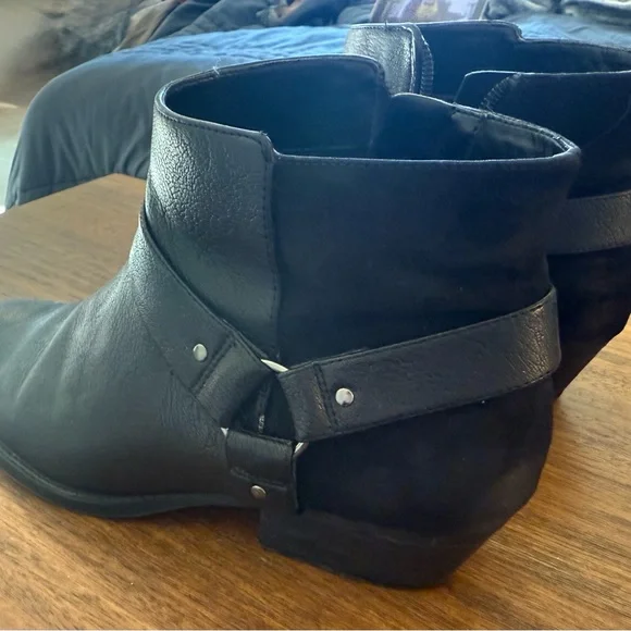 Nine West Black Ankle Boots - Picture 3 of 3